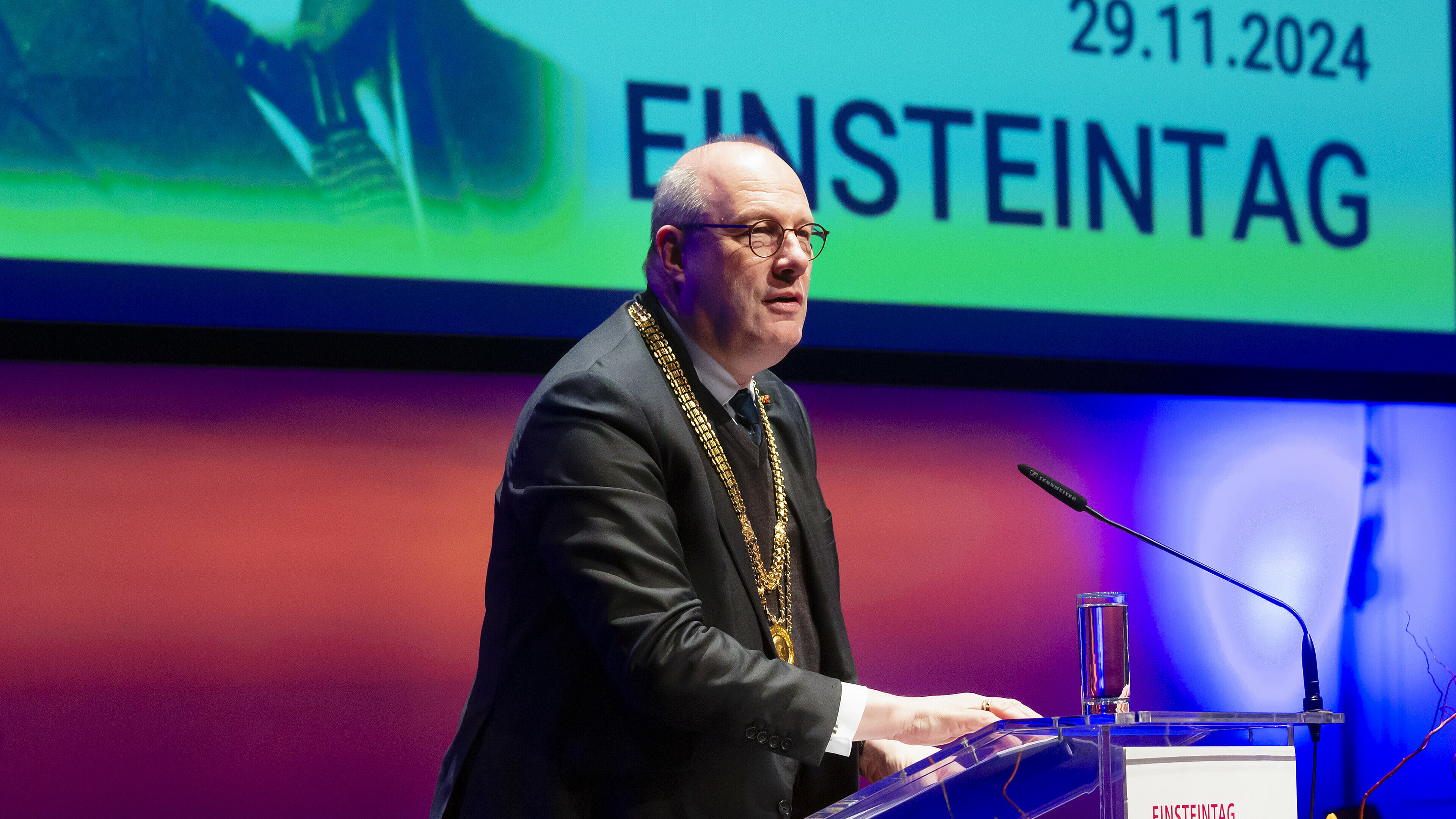 Akademiepräsident Christoph Markschies spricht auf dem Einsteintag 2024.